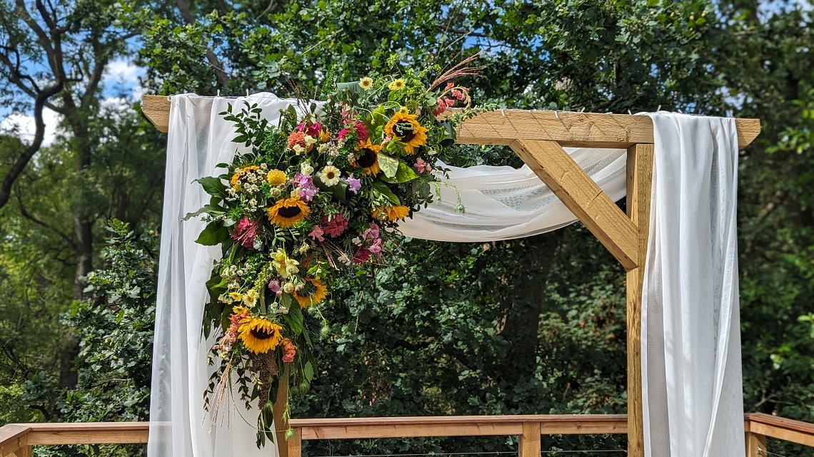 ceremony arch