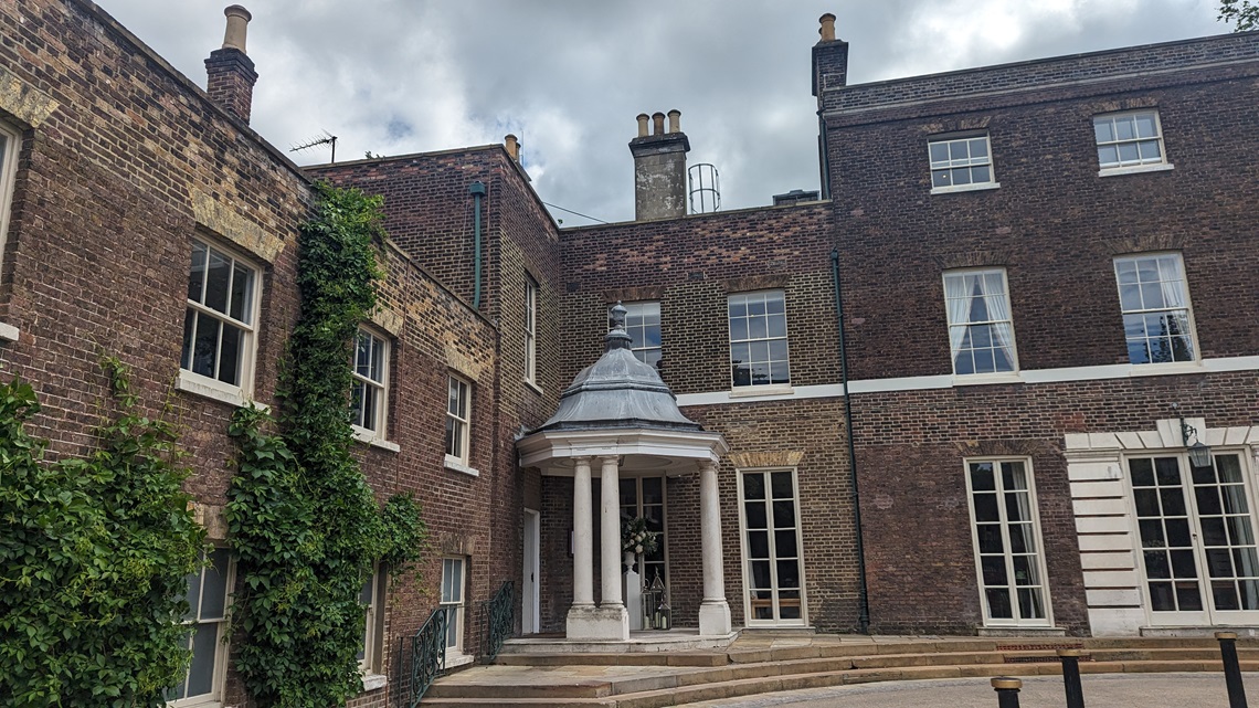 Hurlingham Club entrance