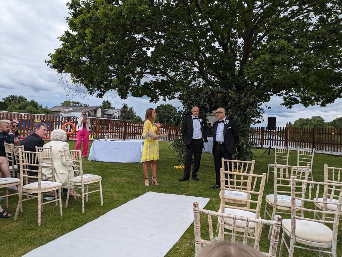 groom and best man