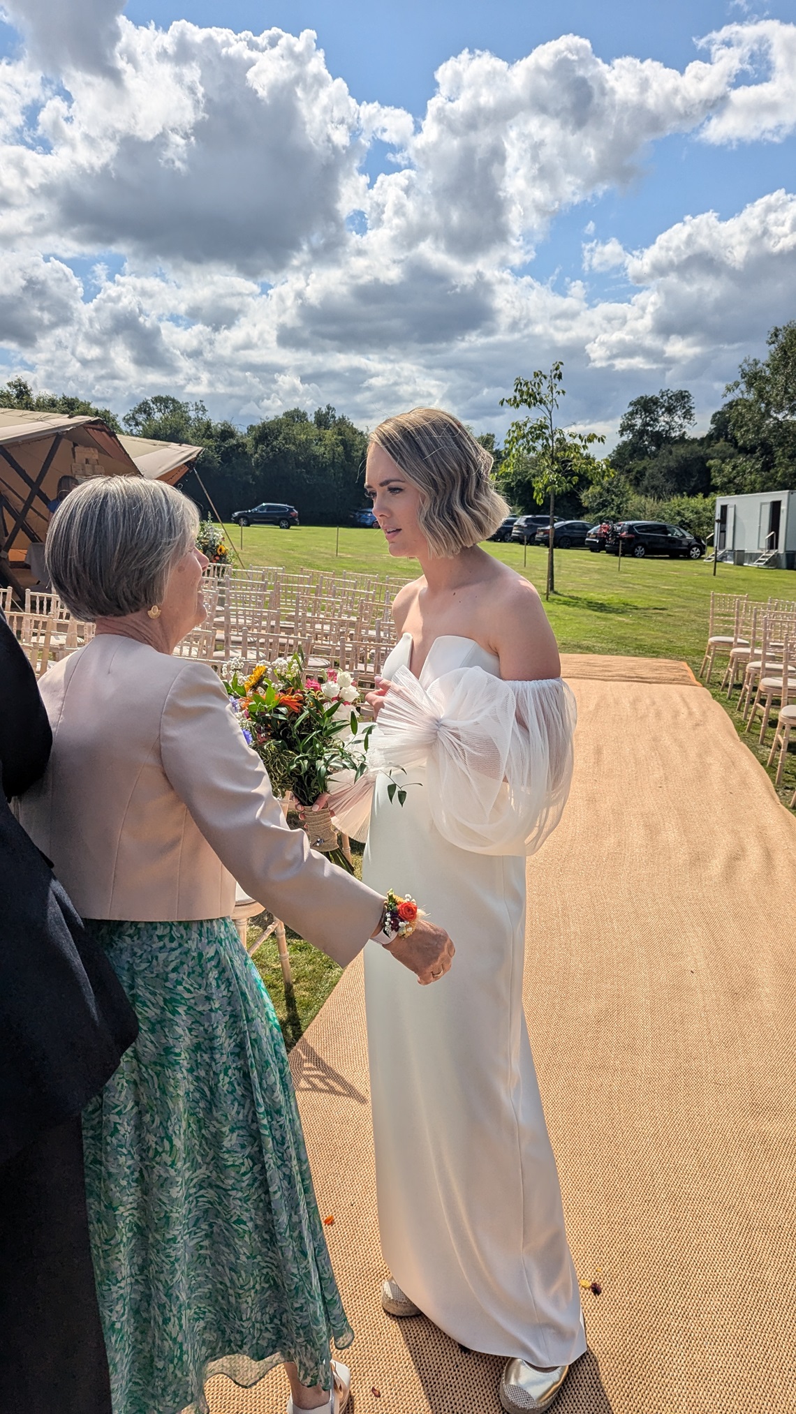 bride and mum