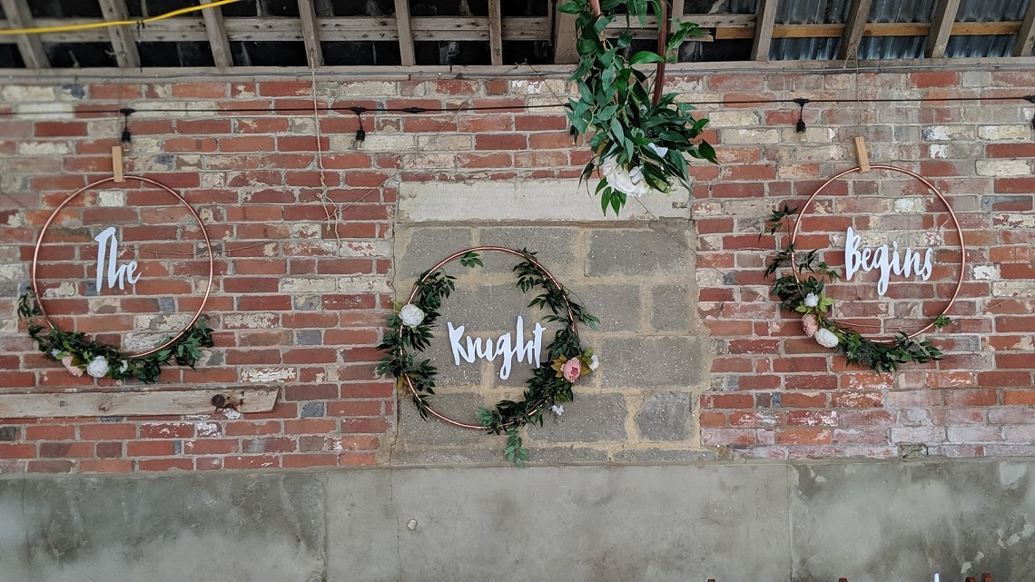 barn wedding decor